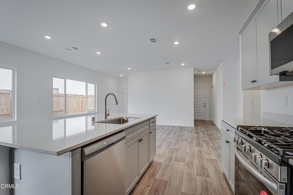 9627 Maple Terrace Ln, Shafter, CA 93263