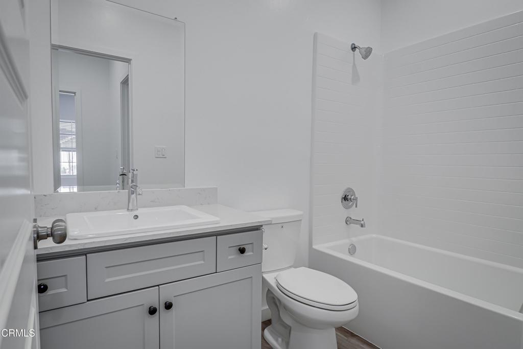 9627 Maple Terrace Ln, Shafter, CA 93263