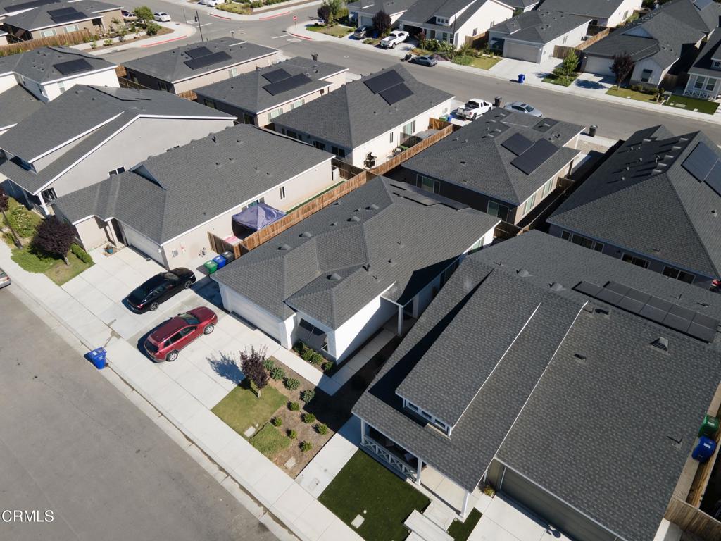 9627 Maple Terrace Ln, Shafter, CA 93263