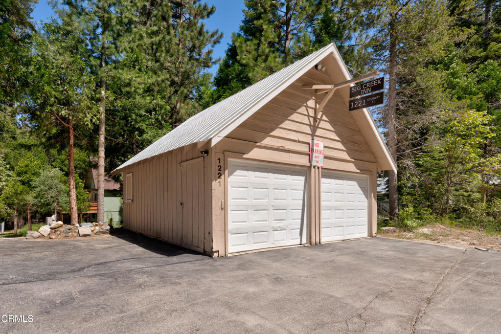 1221 Highway 41, Fish Camp, CA 93623