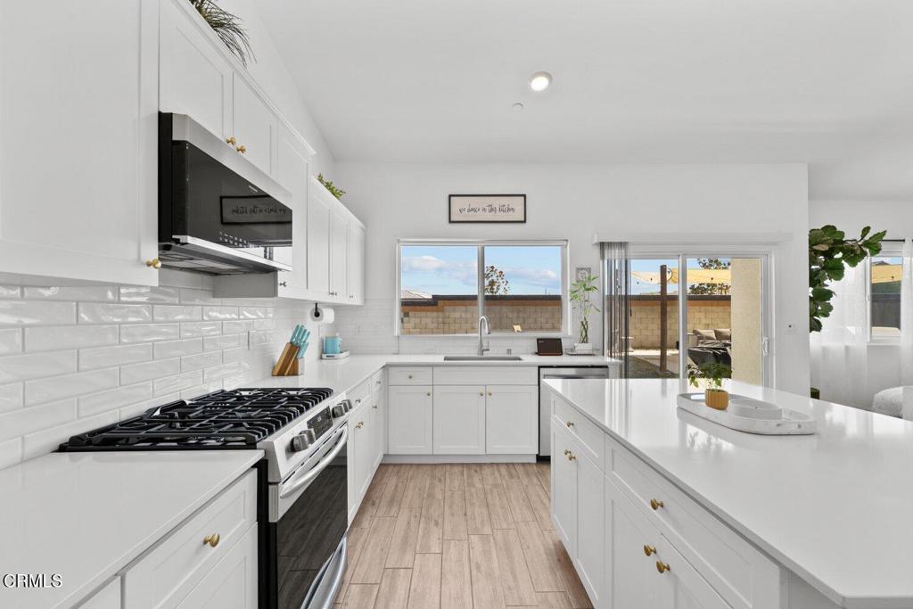 3312 Rustic Woods Ln, Shafter, CA 93263