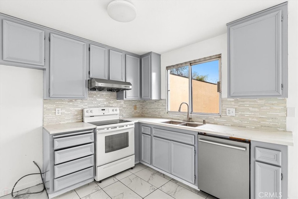 304 Los Verdes Ct, Modesto, CA 95354