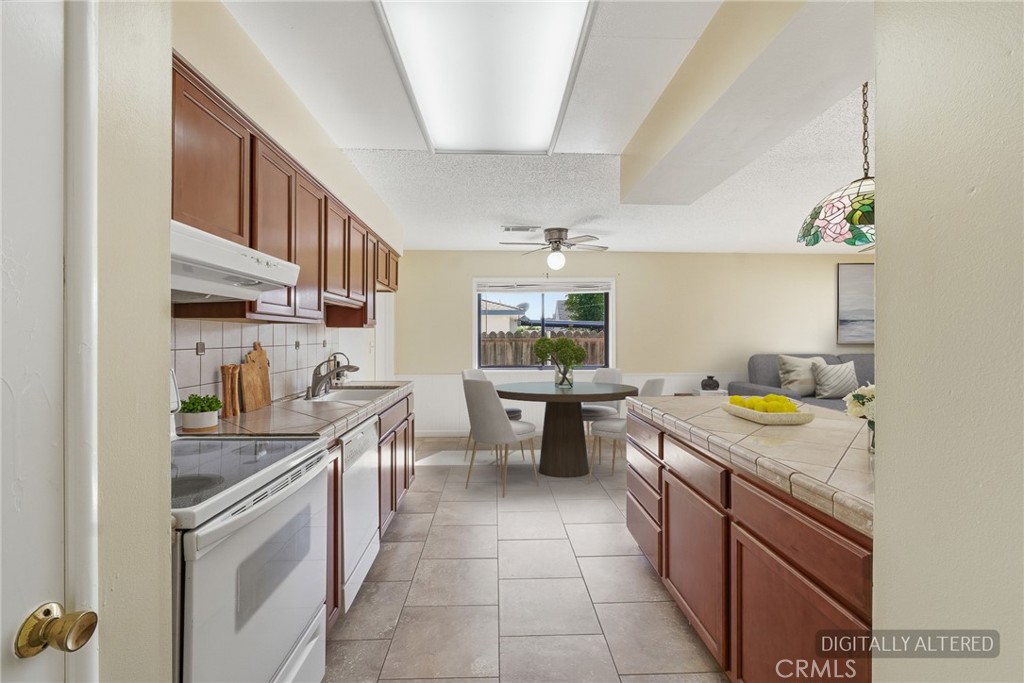 2234 Carter Way, Hanford, CA 93230