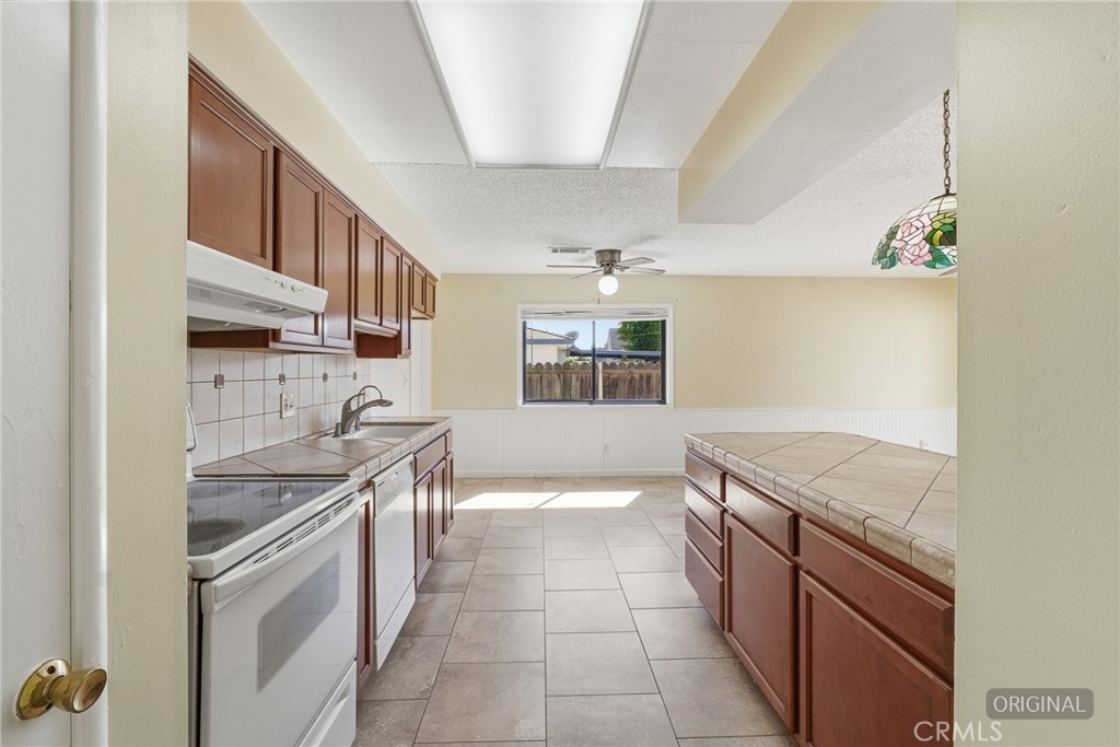 2234 Carter Way, Hanford, CA 93230