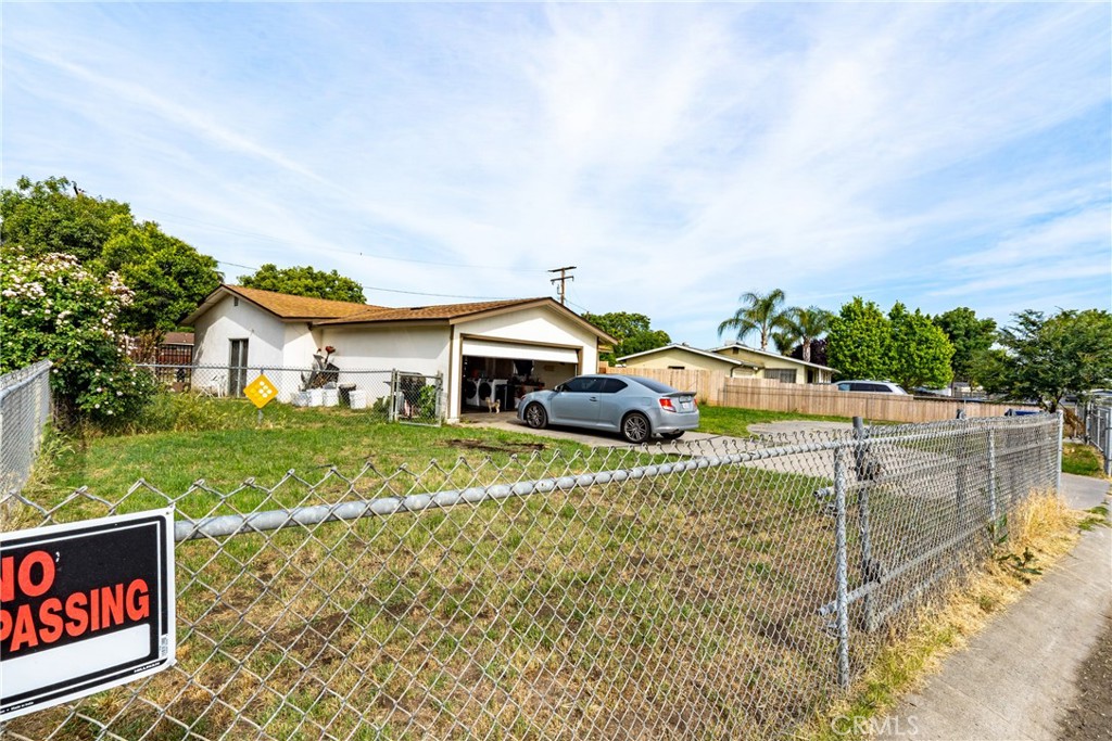 2615 N Quail Dr, Visalia, CA 93291