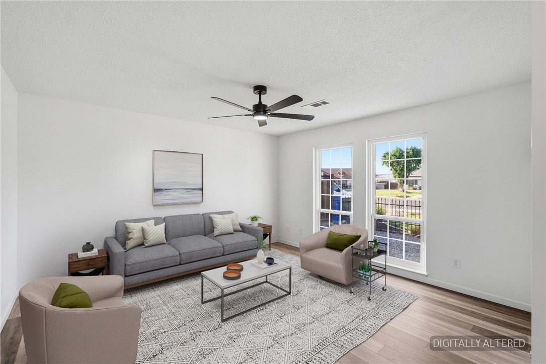 931 Orangewood Ct, Lemoore, CA 93245