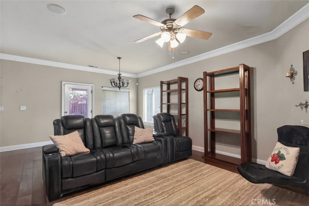 82 N Wathen, Sanger, CA 93657