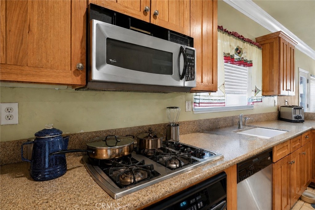 82 N Wathen, Sanger, CA 93657