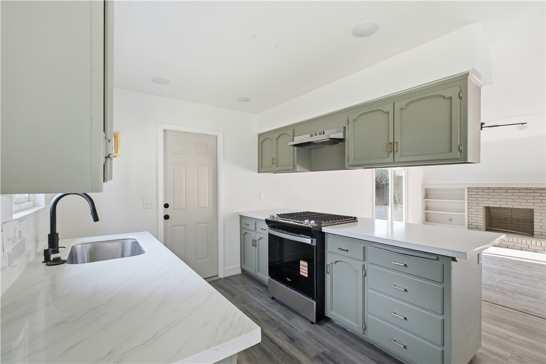 626 W Dorothea, Visalia, CA 93277