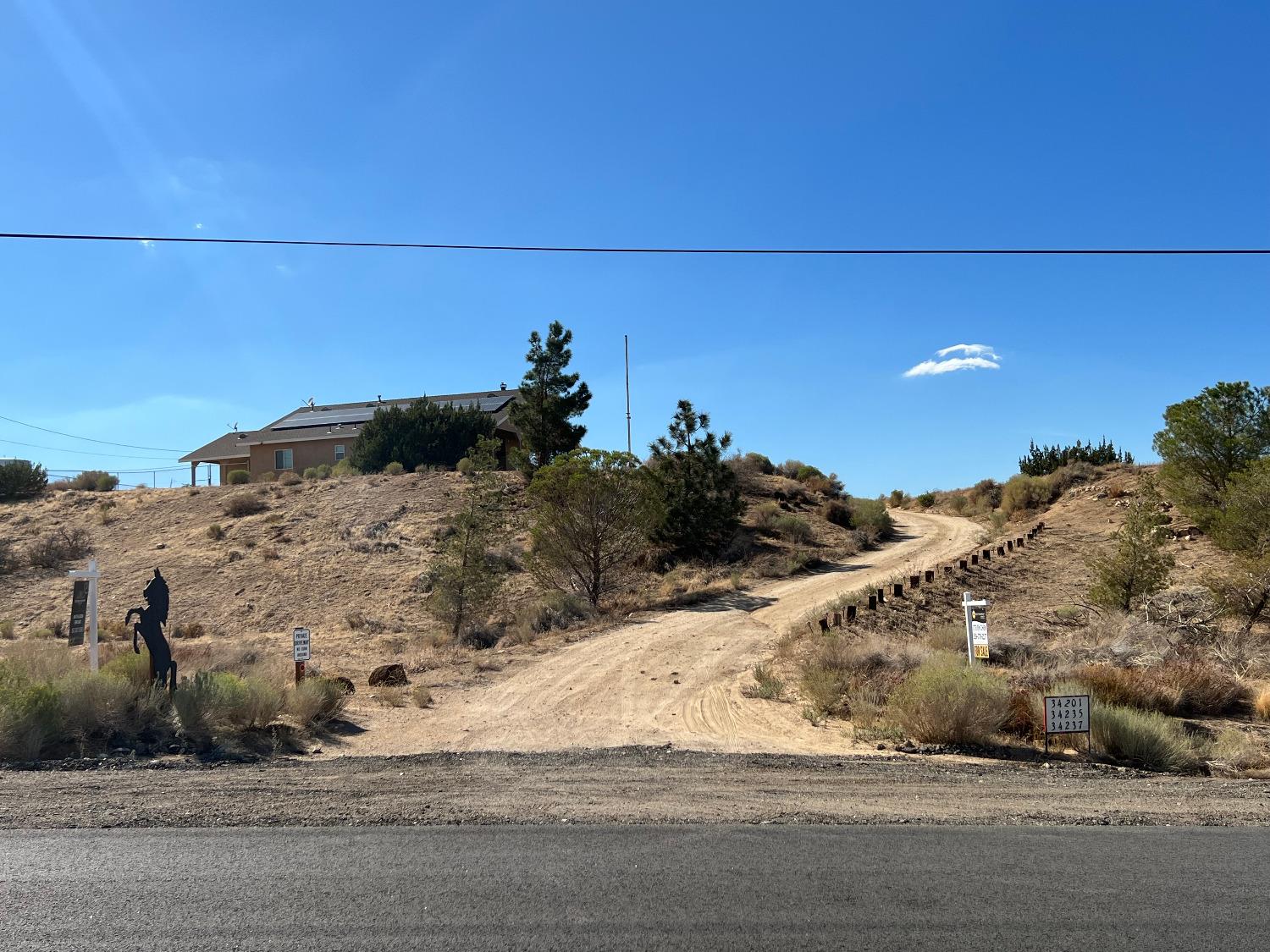 3048 Vic 47Th Ste Mt, Palmdale, CA 93550