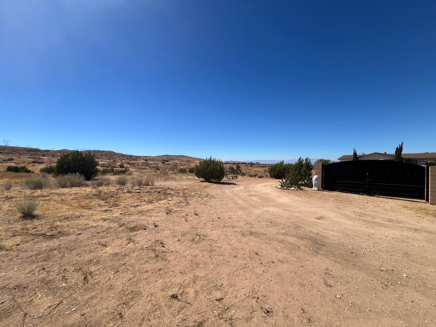 3048 Vic 47Th Ste Mt, Palmdale, CA 93550