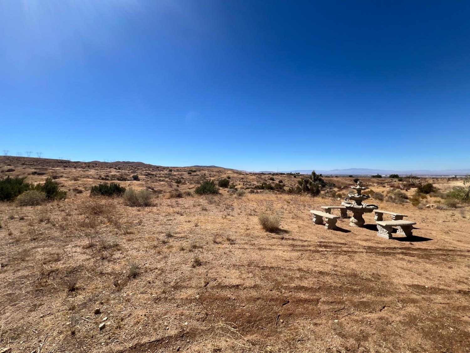 3048 Vic 47Th Ste Mt, Palmdale, CA 93550