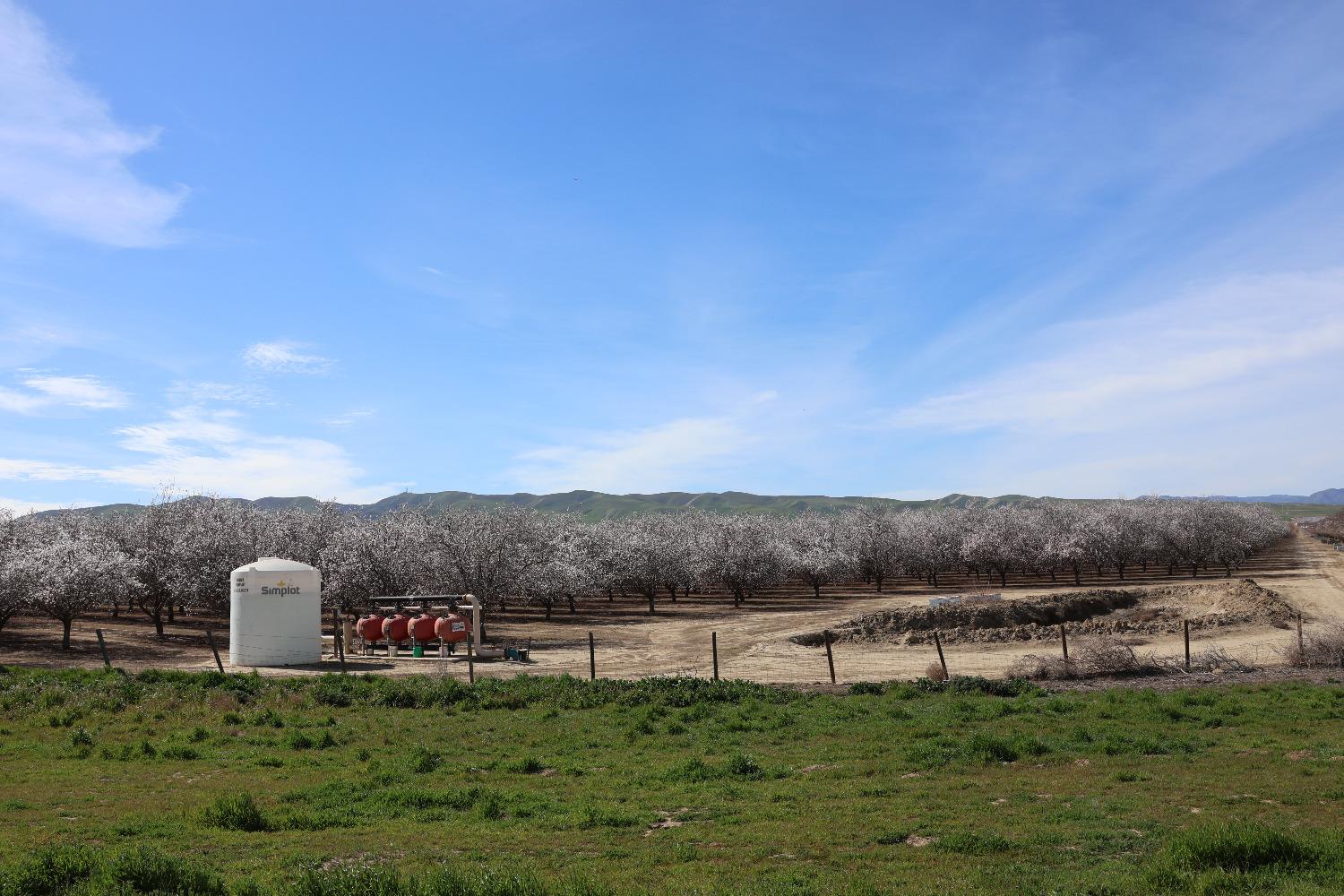 1 W. Shields Ave, Firebaugh, CA 93622