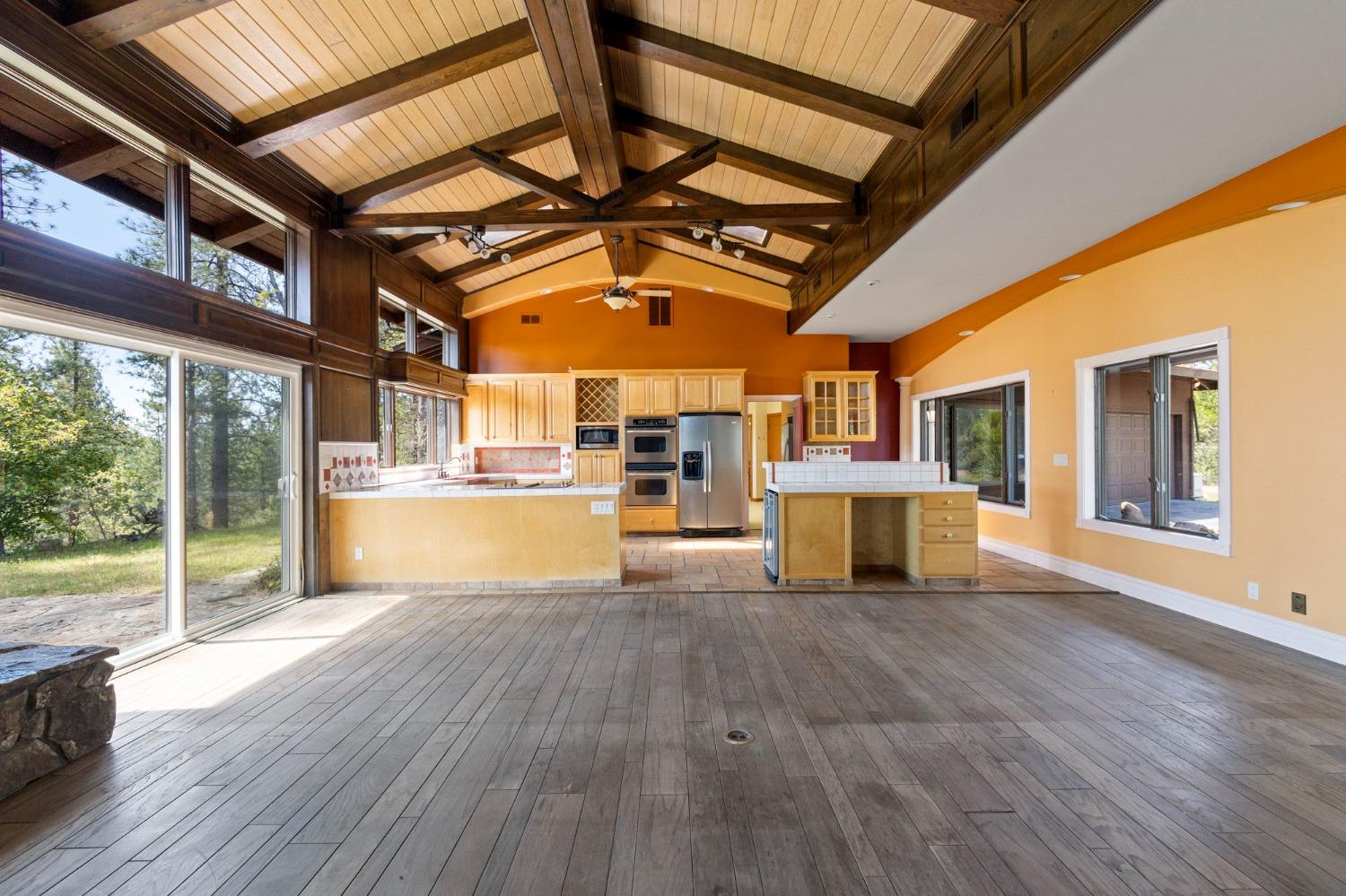 10379 Mcmahon Rd, Coulterville, CA 95311