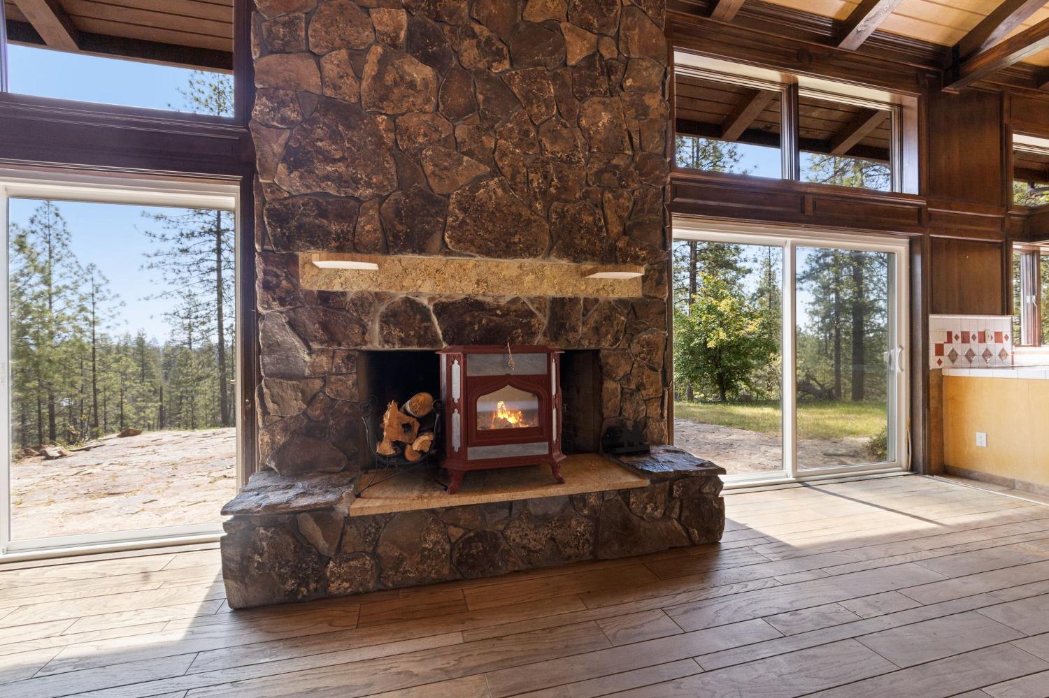 10379 Mcmahon Rd, Coulterville, CA 95311