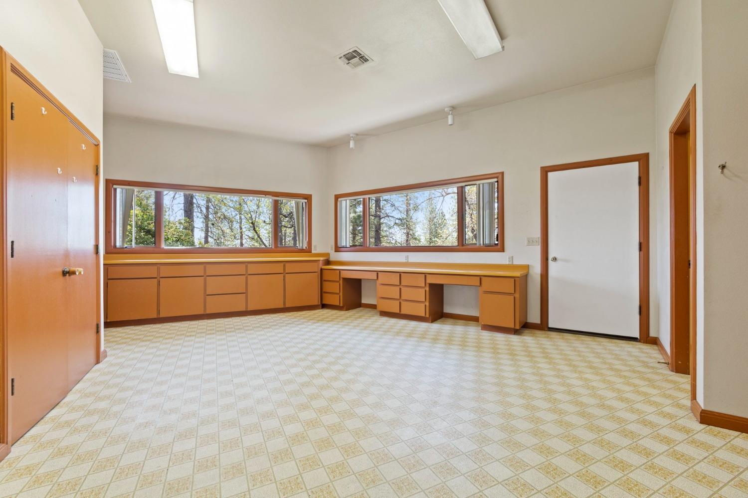 10379 Mcmahon Rd, Coulterville, CA 95311