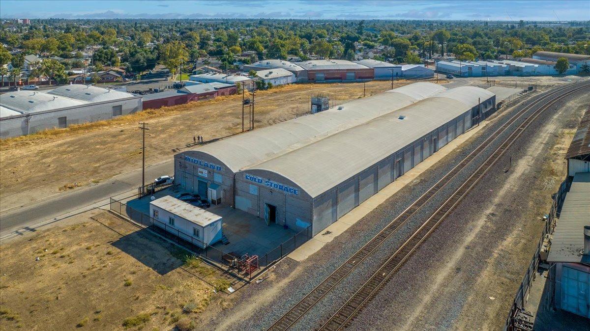 944 S Topeka, Fresno, CA 93721