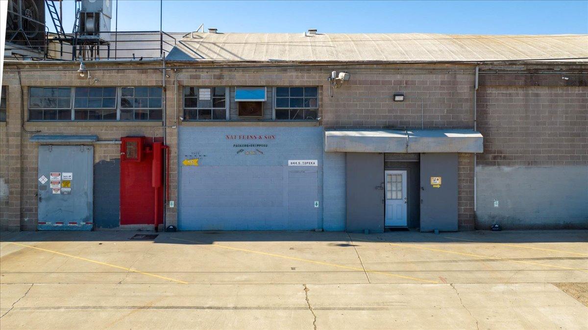 944 S Topeka, Fresno, CA 93721