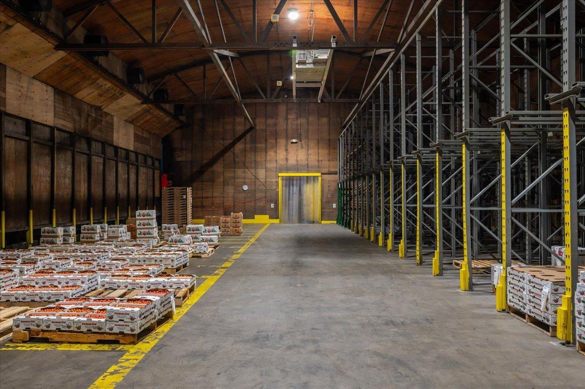 944 S Topeka, Fresno, CA 93721