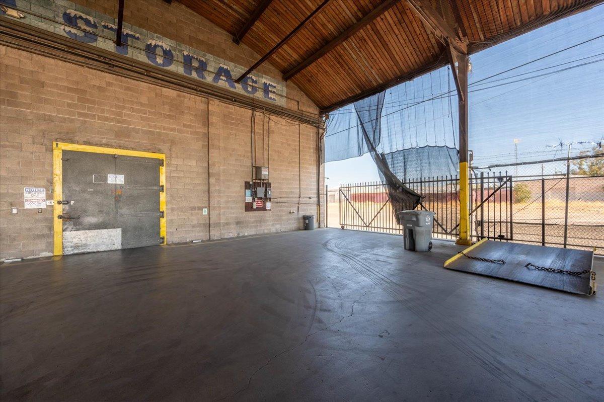 944 S Topeka, Fresno, CA 93721