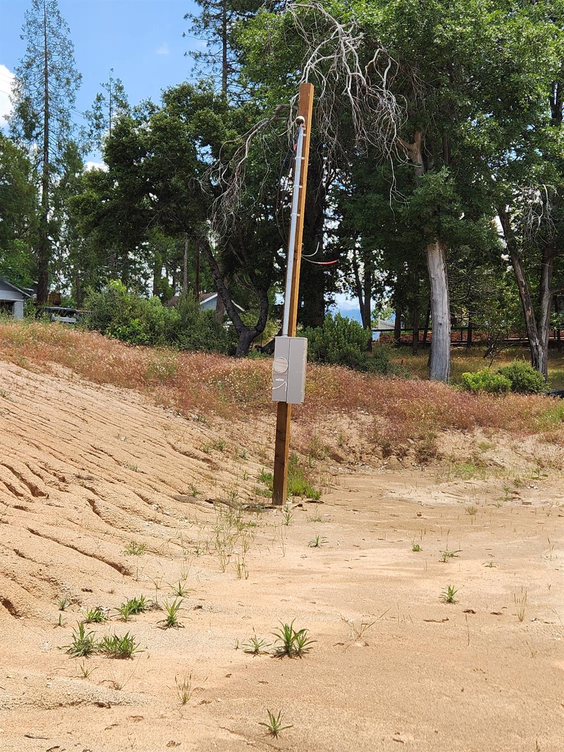 52830 Pine Dr, Oakhurst, CA 93644