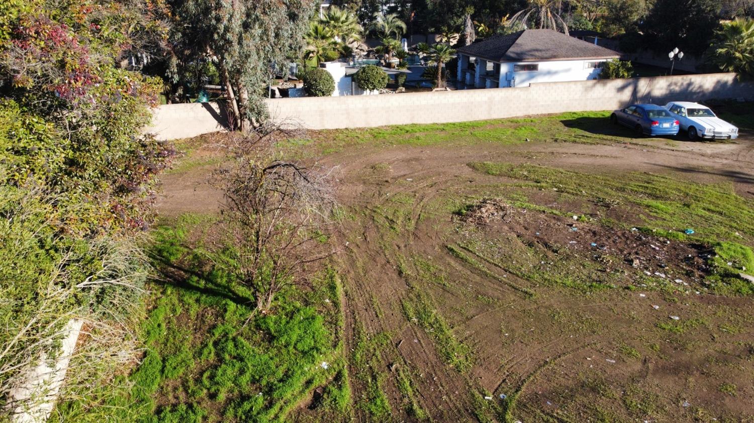 1 Palm Ave, Fresno, CA 93704