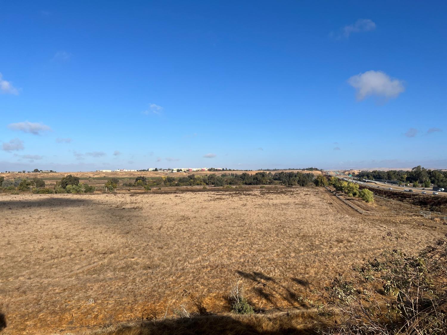 204 W Bluff Ave, Fresno, CA 93711