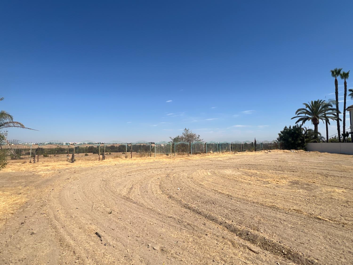 204 W Bluff Ave, Fresno, CA 93711