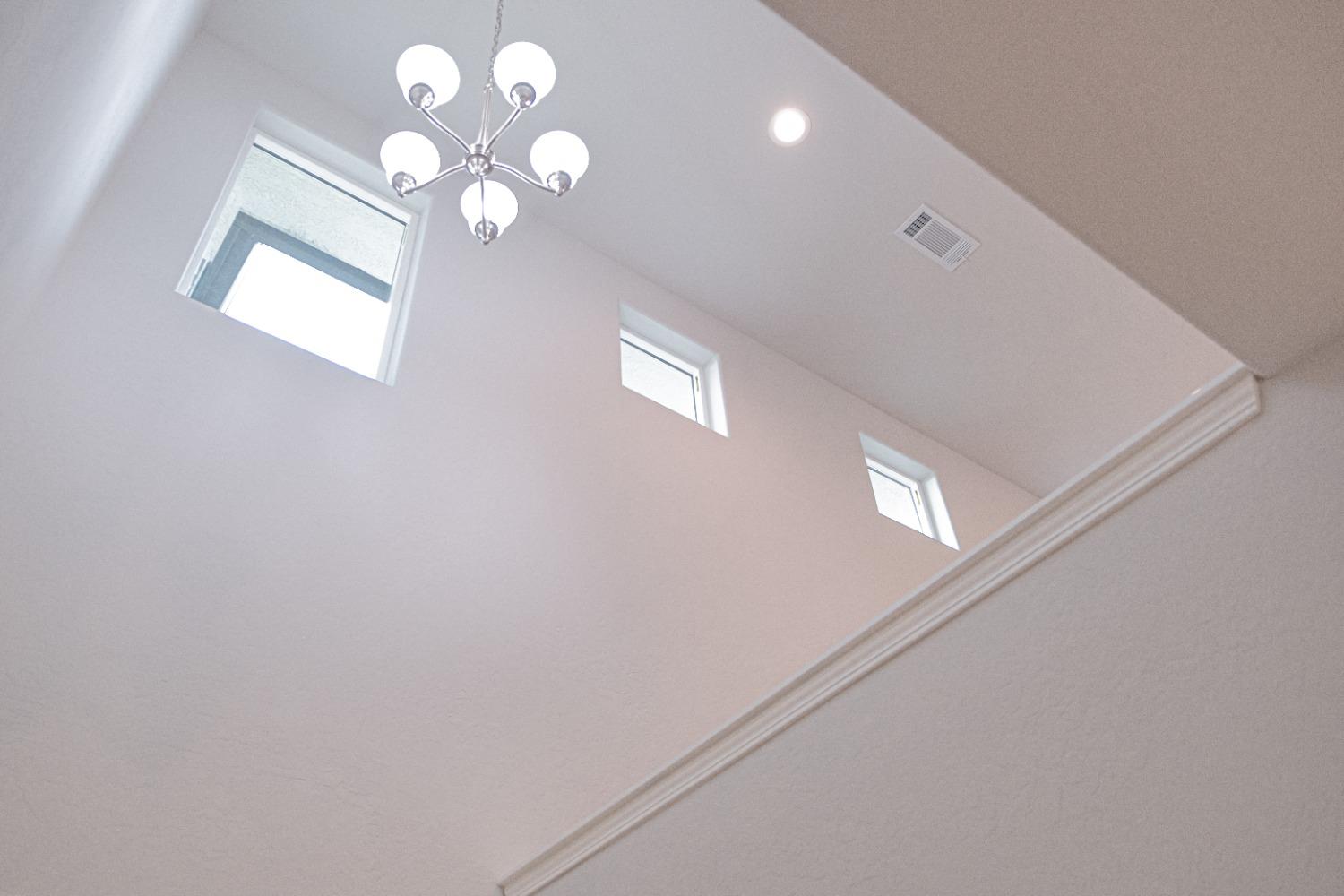 1029 N Cypress St, Woodlake, CA 93286