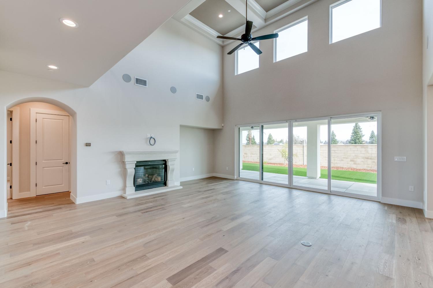 2266 E Bogie Way, Fresno, CA 93730