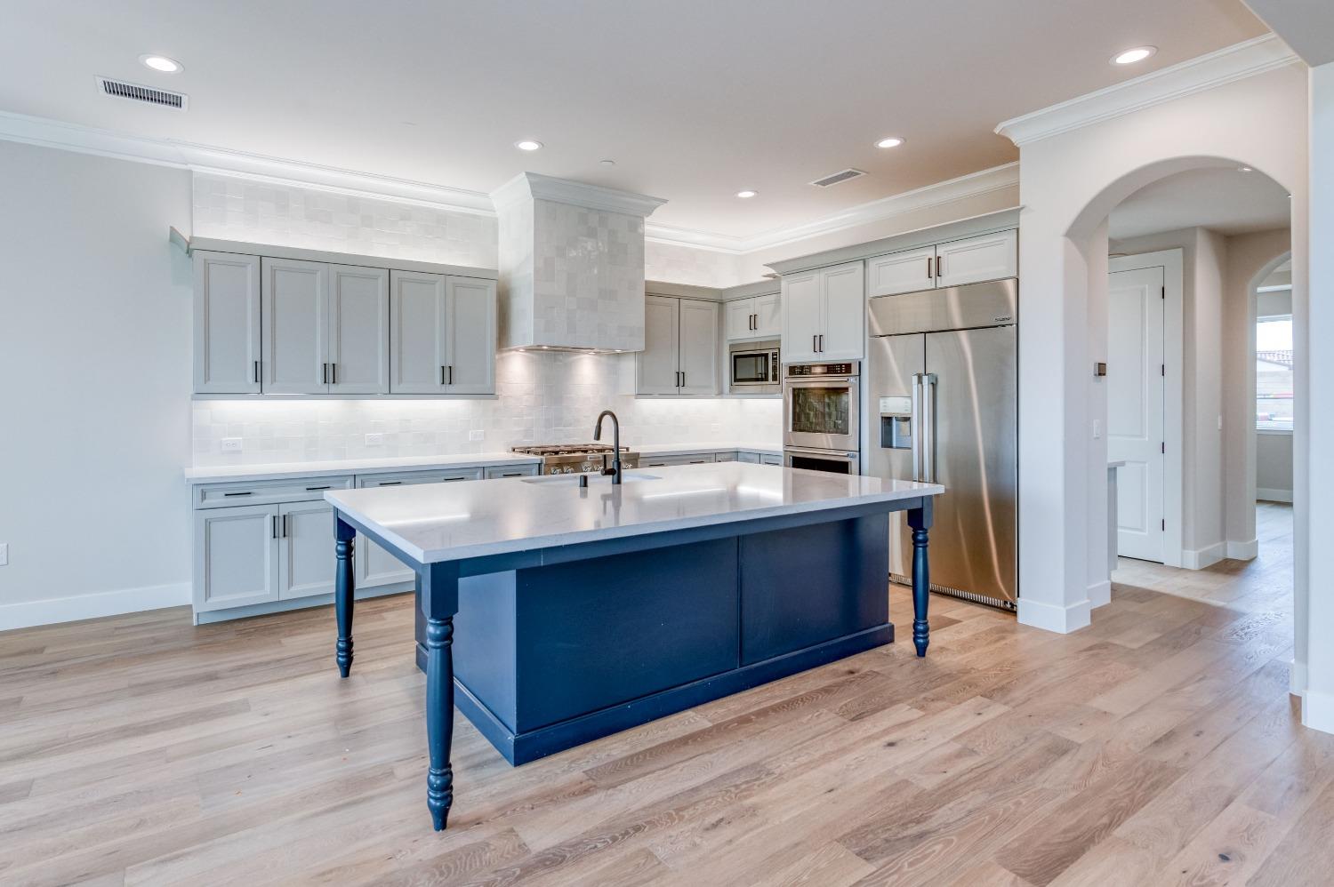 2266 E Bogie Way, Fresno, CA 93730