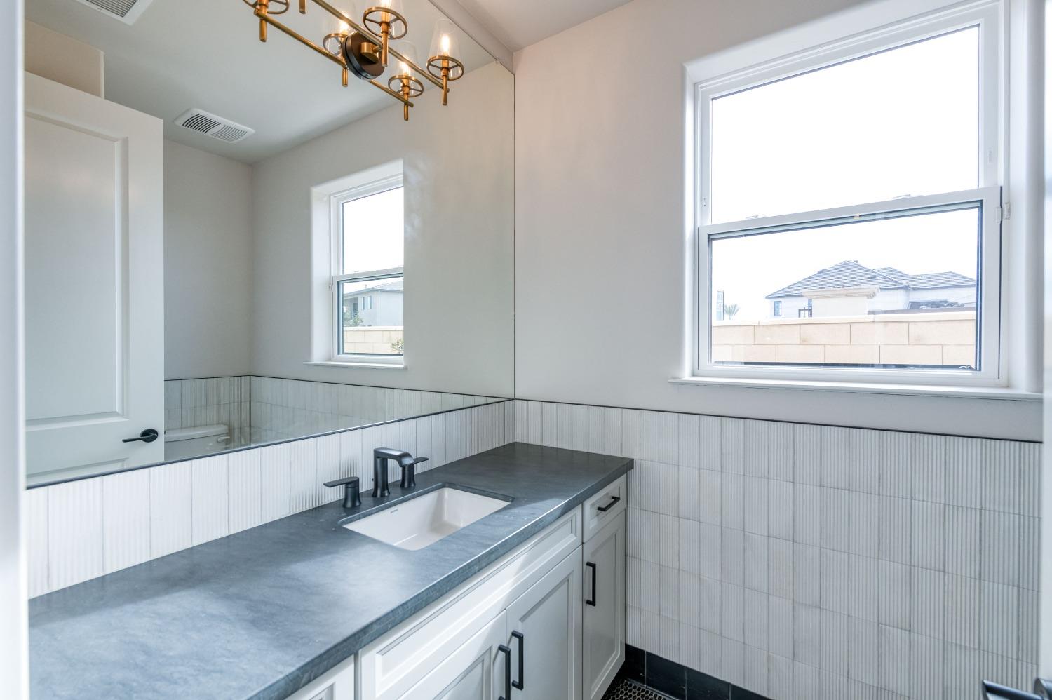 2266 E Bogie Way, Fresno, CA 93730