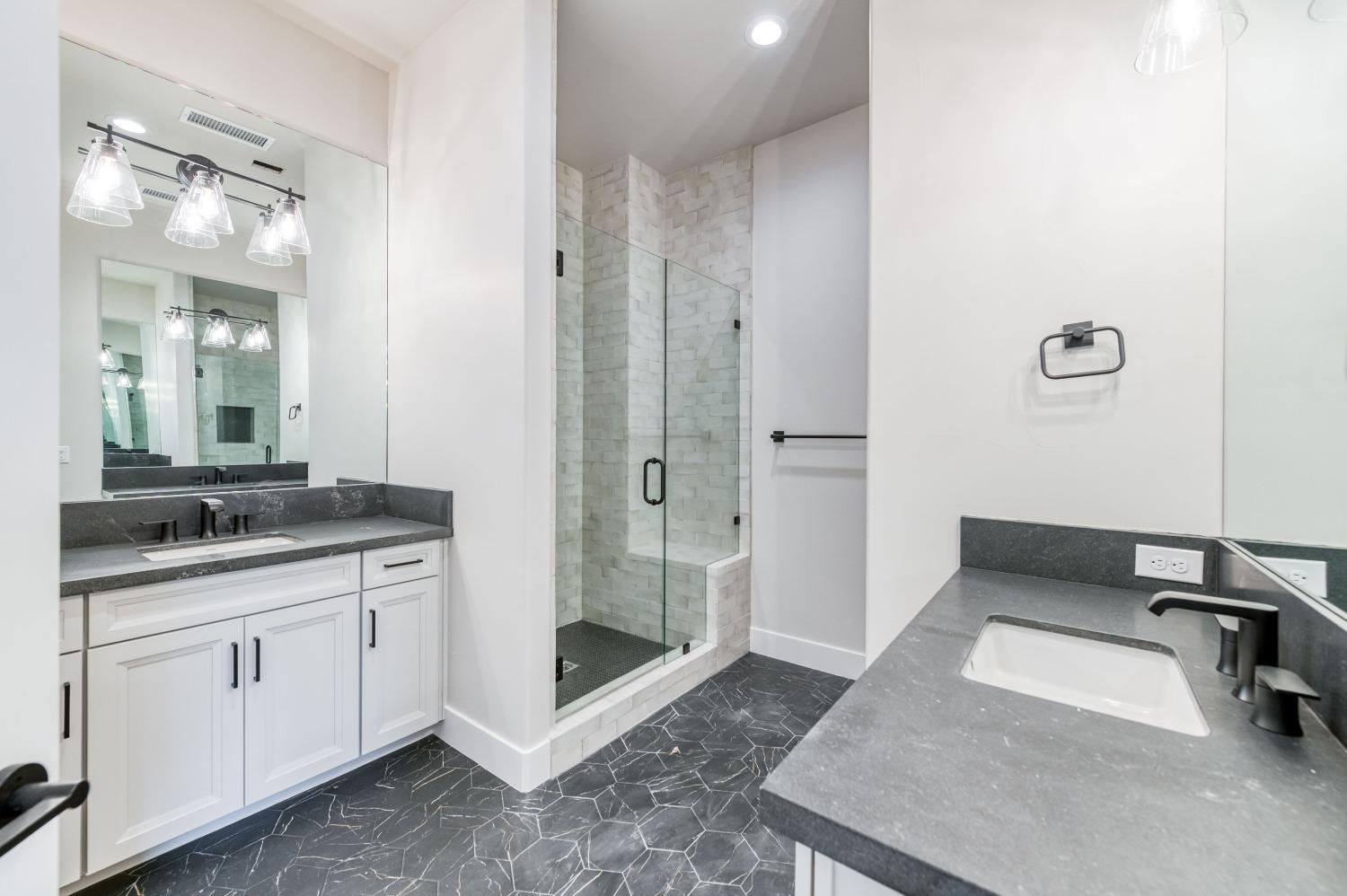 2266 E Bogie Way, Fresno, CA 93730