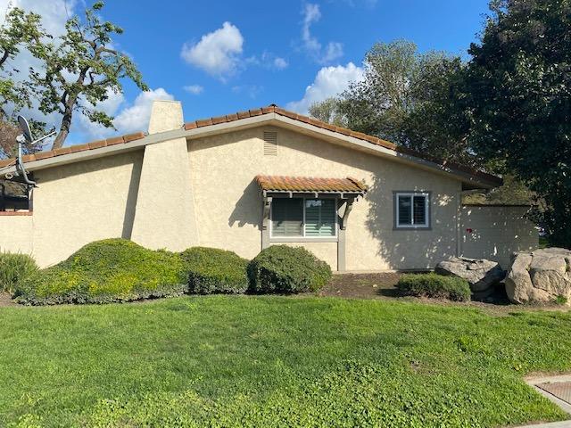 125 S Granada Dr #52, Madera, CA 93637