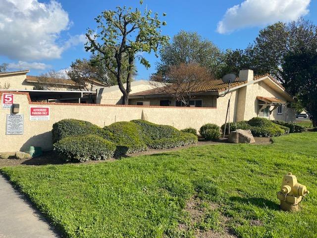 125 S Granada Dr #52, Madera, CA 93637