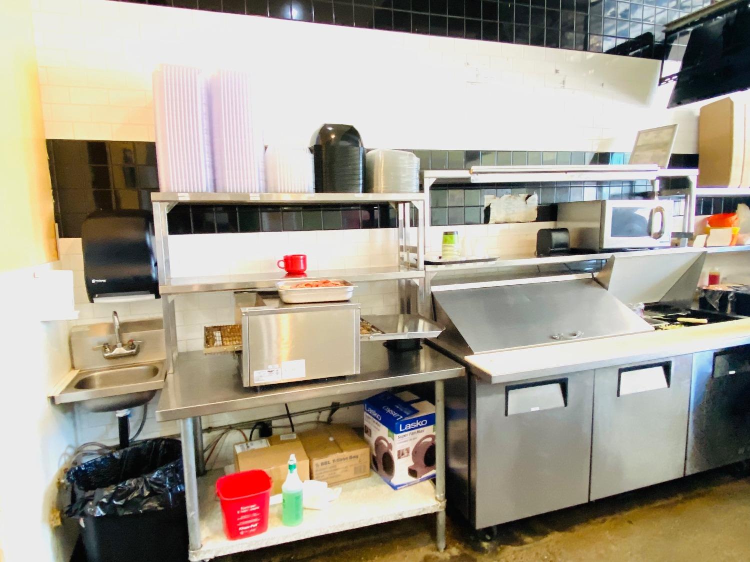 2041 E Shields Ave, Fresno, CA 93726