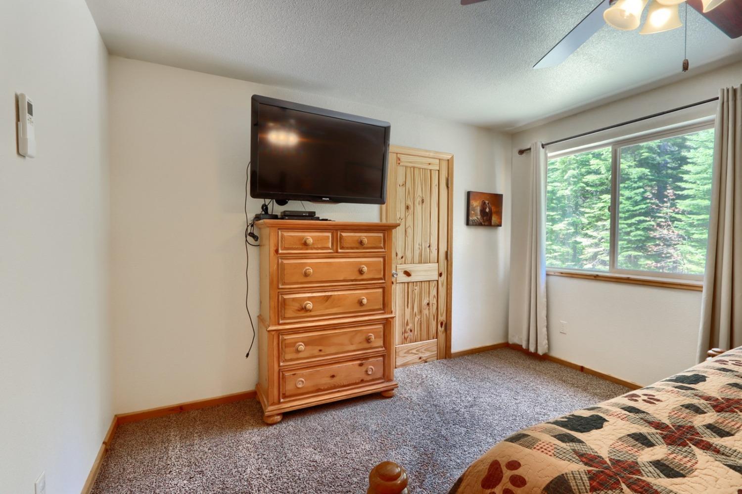 7400 Choke Cherry Ln, Yosemite, CA 95389