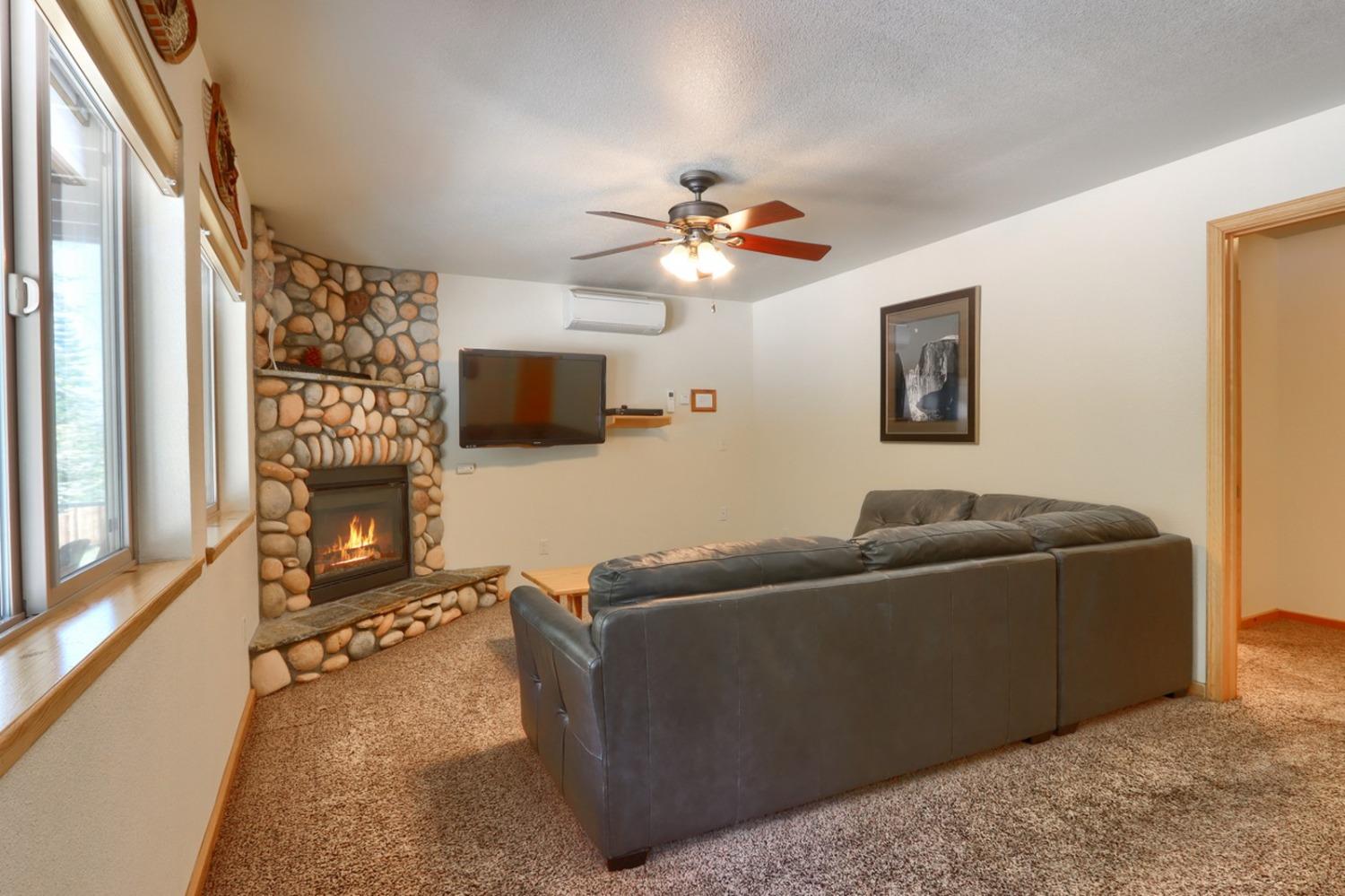 7400 Choke Cherry Ln, Yosemite, CA 95389
