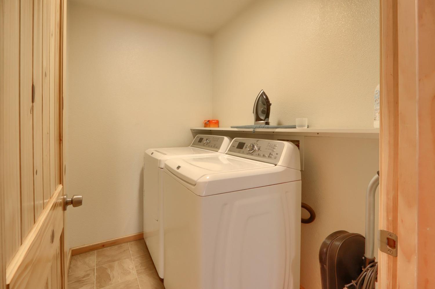 7400 Choke Cherry Ln, Yosemite, CA 95389