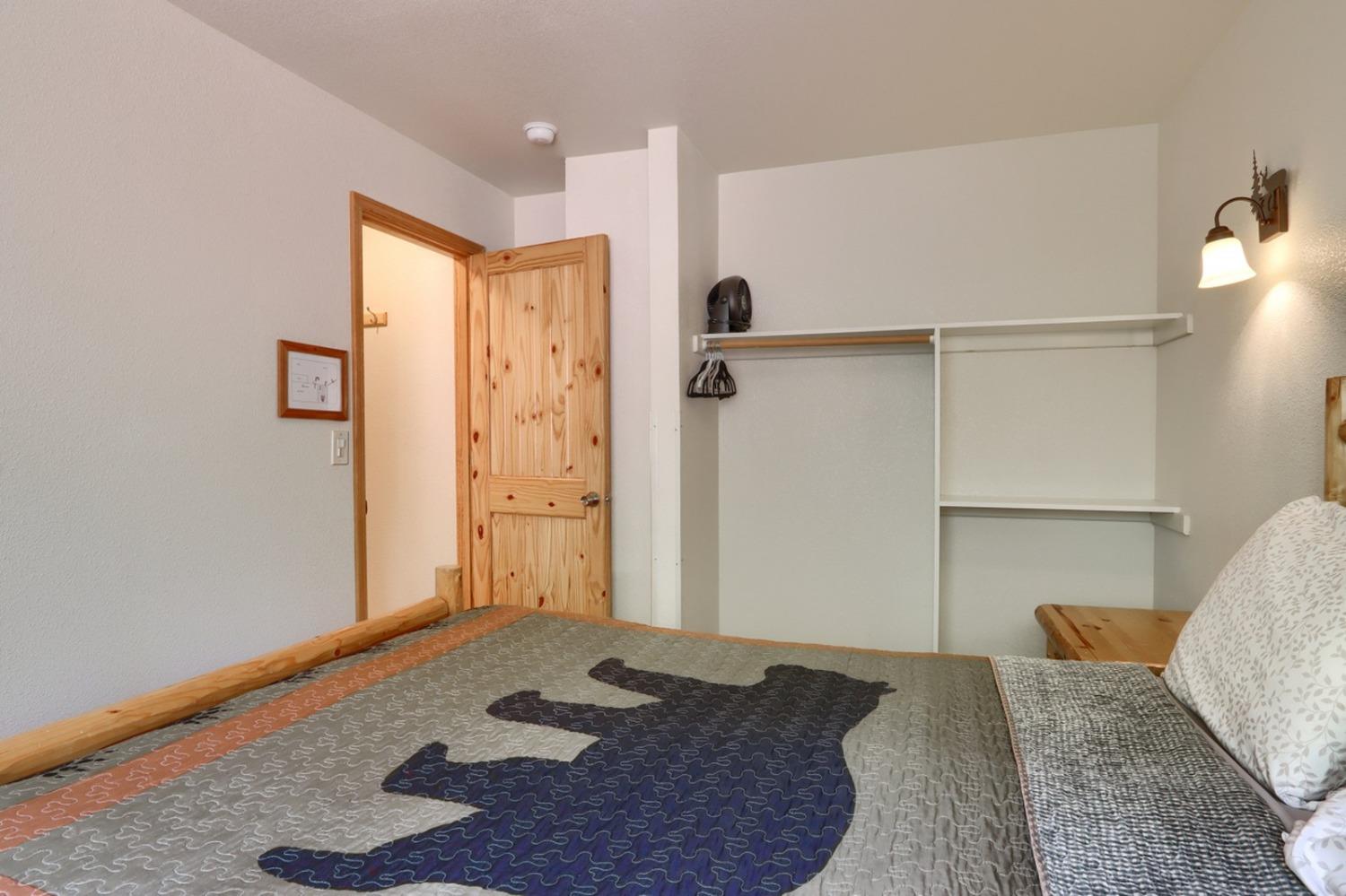 7400 Choke Cherry Ln, Yosemite, CA 95389