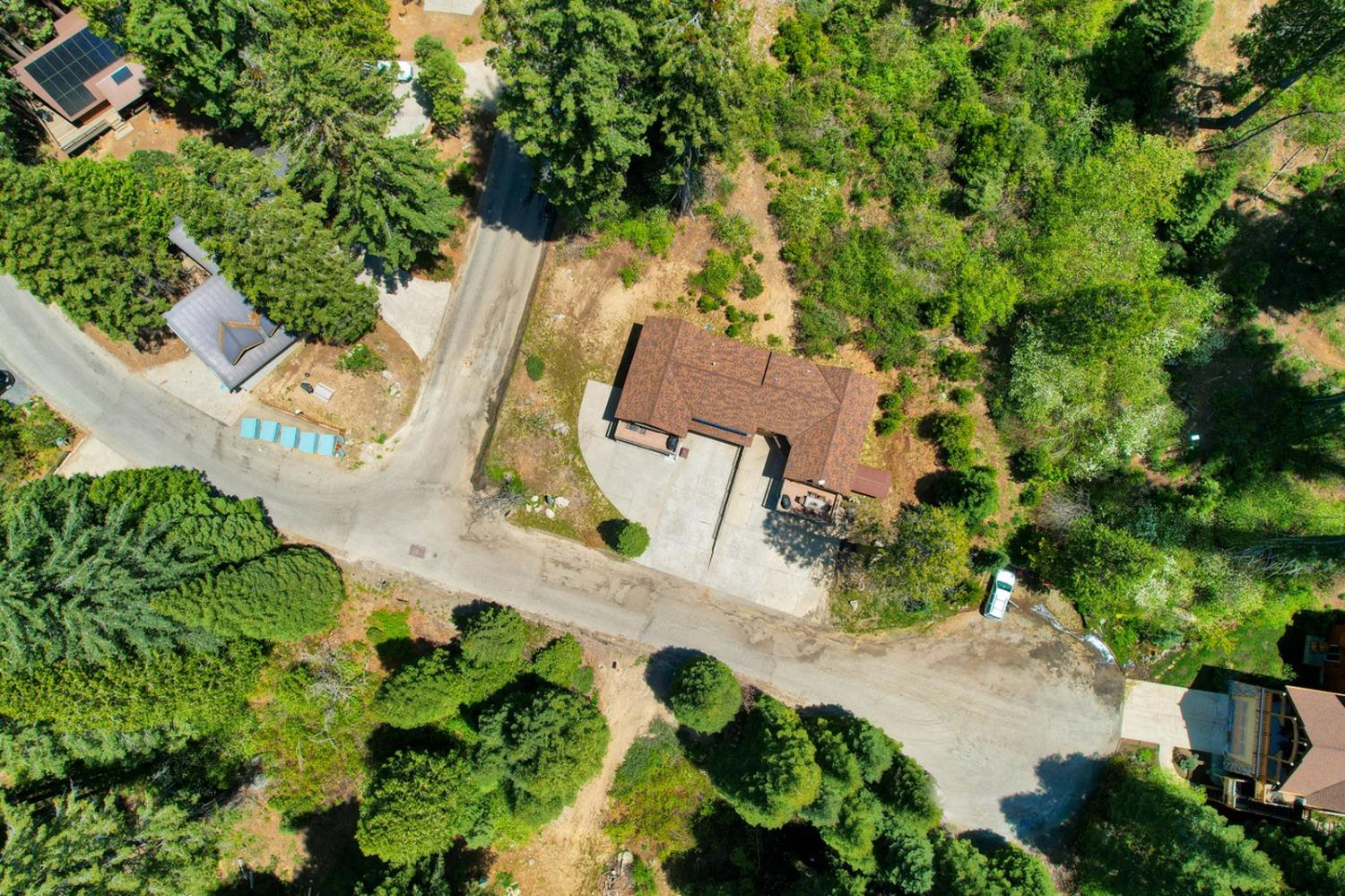 7400 Choke Cherry Ln, Yosemite, CA 95389