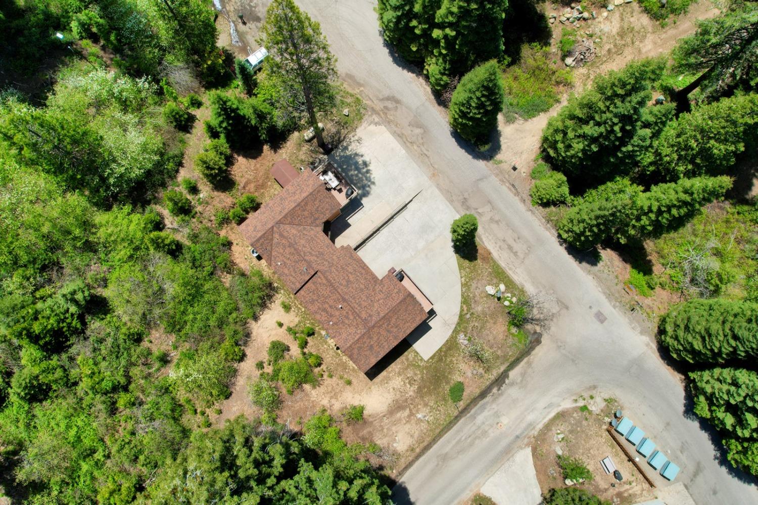 7400 Choke Cherry Ln, Yosemite, CA 95389