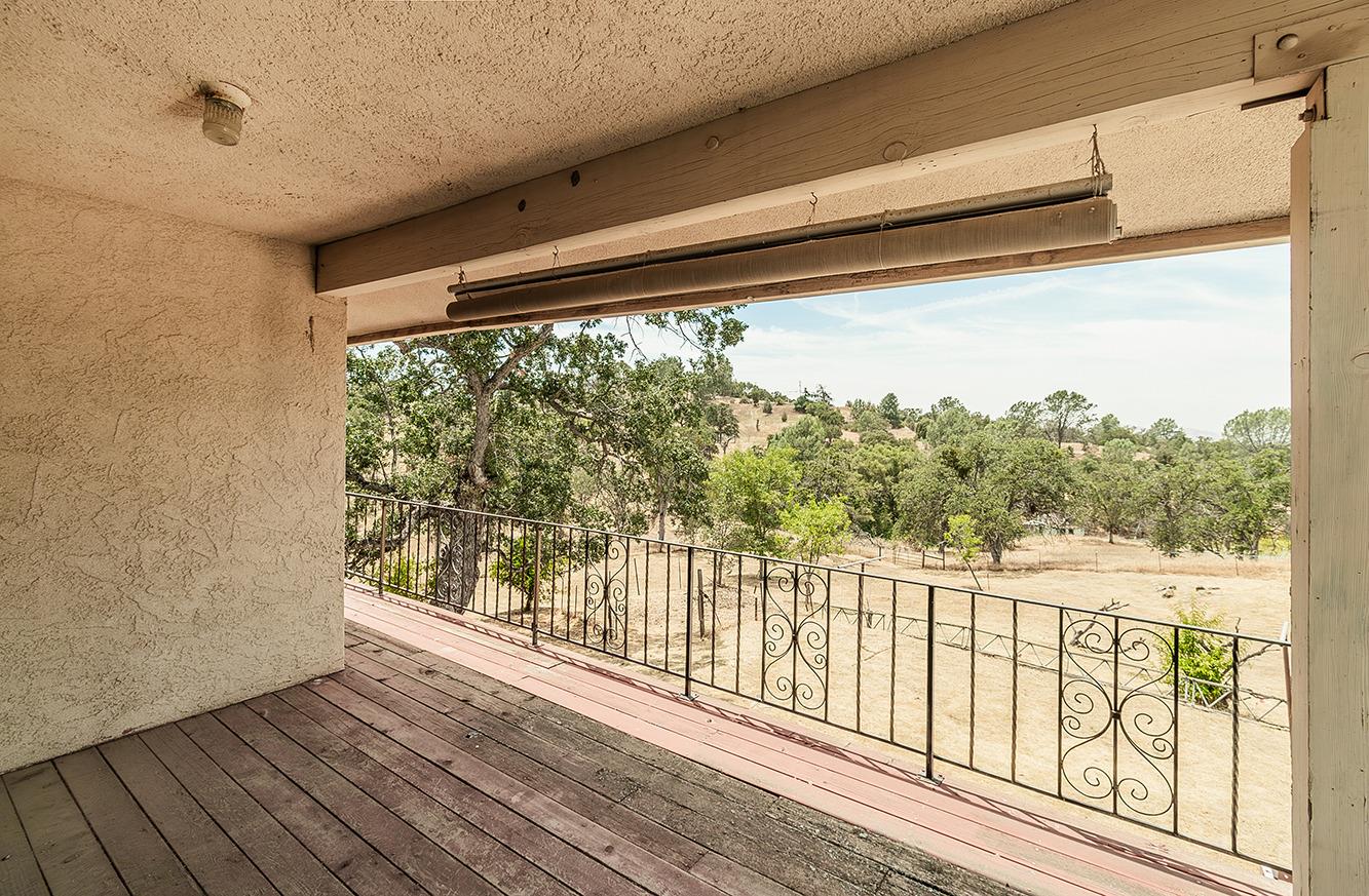 31915 Pennyroyal Ln, Prather, CA 93651