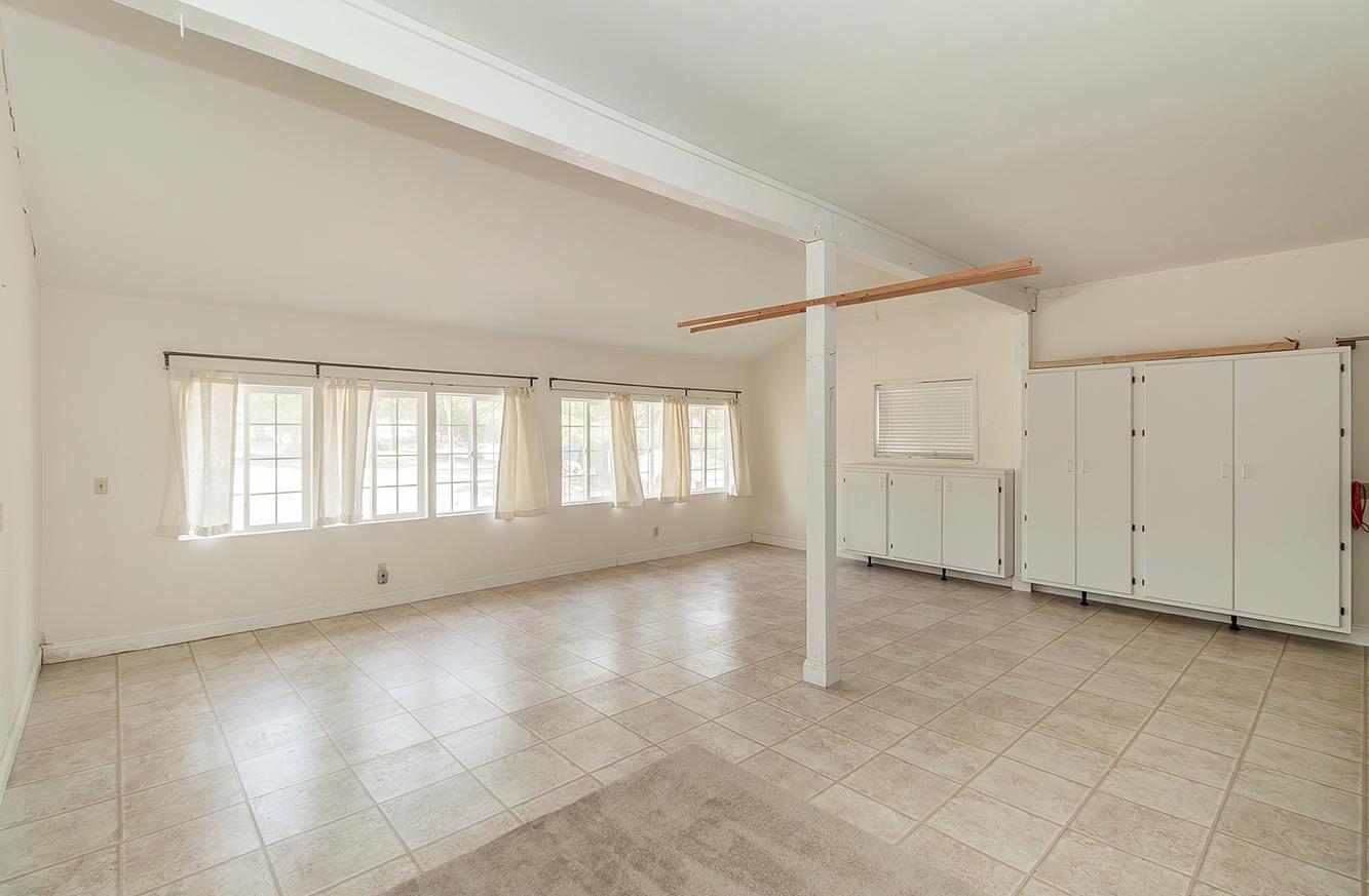 31915 Pennyroyal Ln, Prather, CA 93651