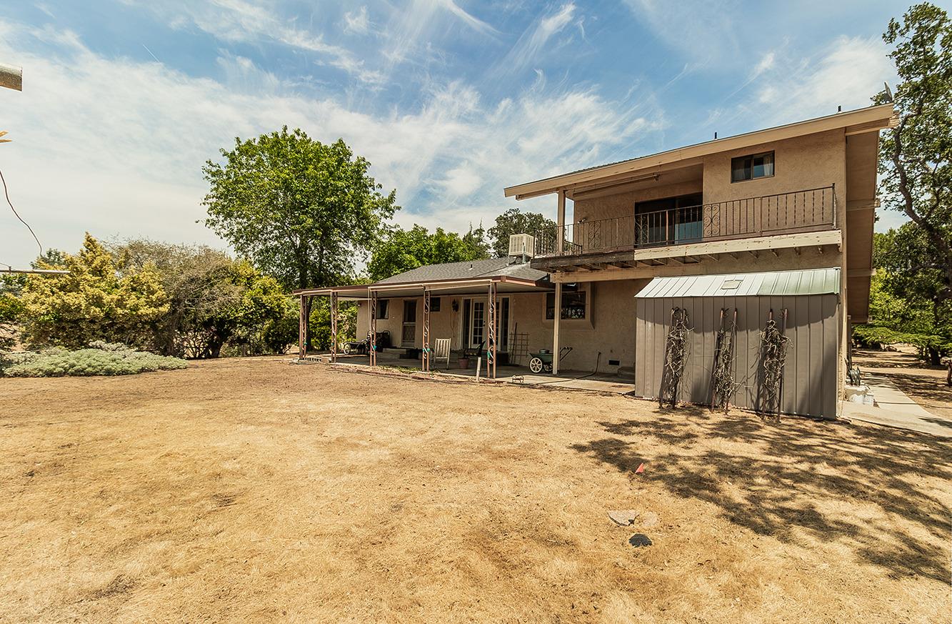 31915 Pennyroyal Ln, Prather, CA 93651