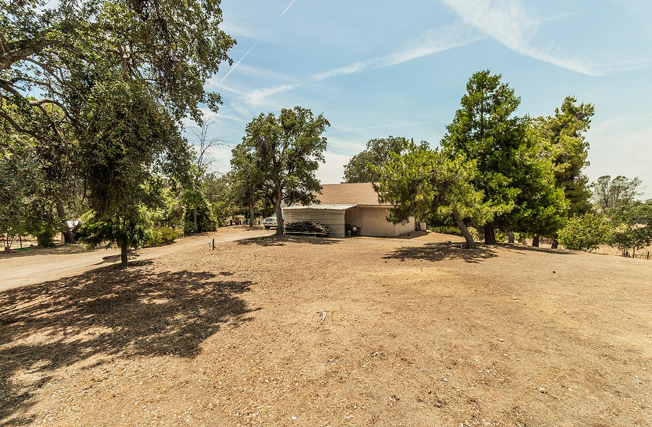 31915 Pennyroyal Ln, Prather, CA 93651