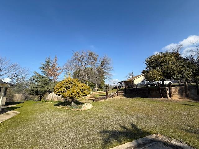 31915 Pennyroyal Ln, Prather, CA 93651