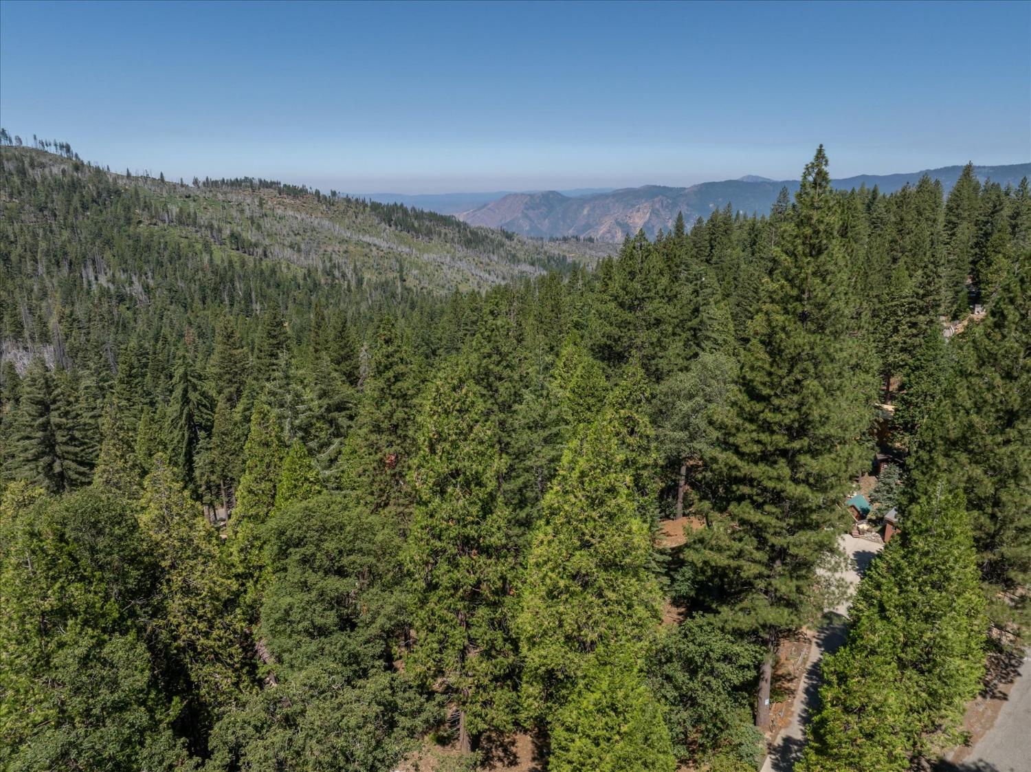 7477 Yosemite Park Way, Yosemite West, CA 95389