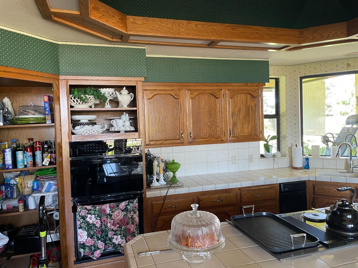 13925 E Shaw Ave, Sanger, CA 93657