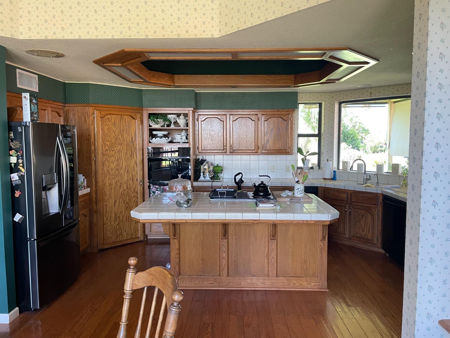 13925 E Shaw Ave, Sanger, CA 93657